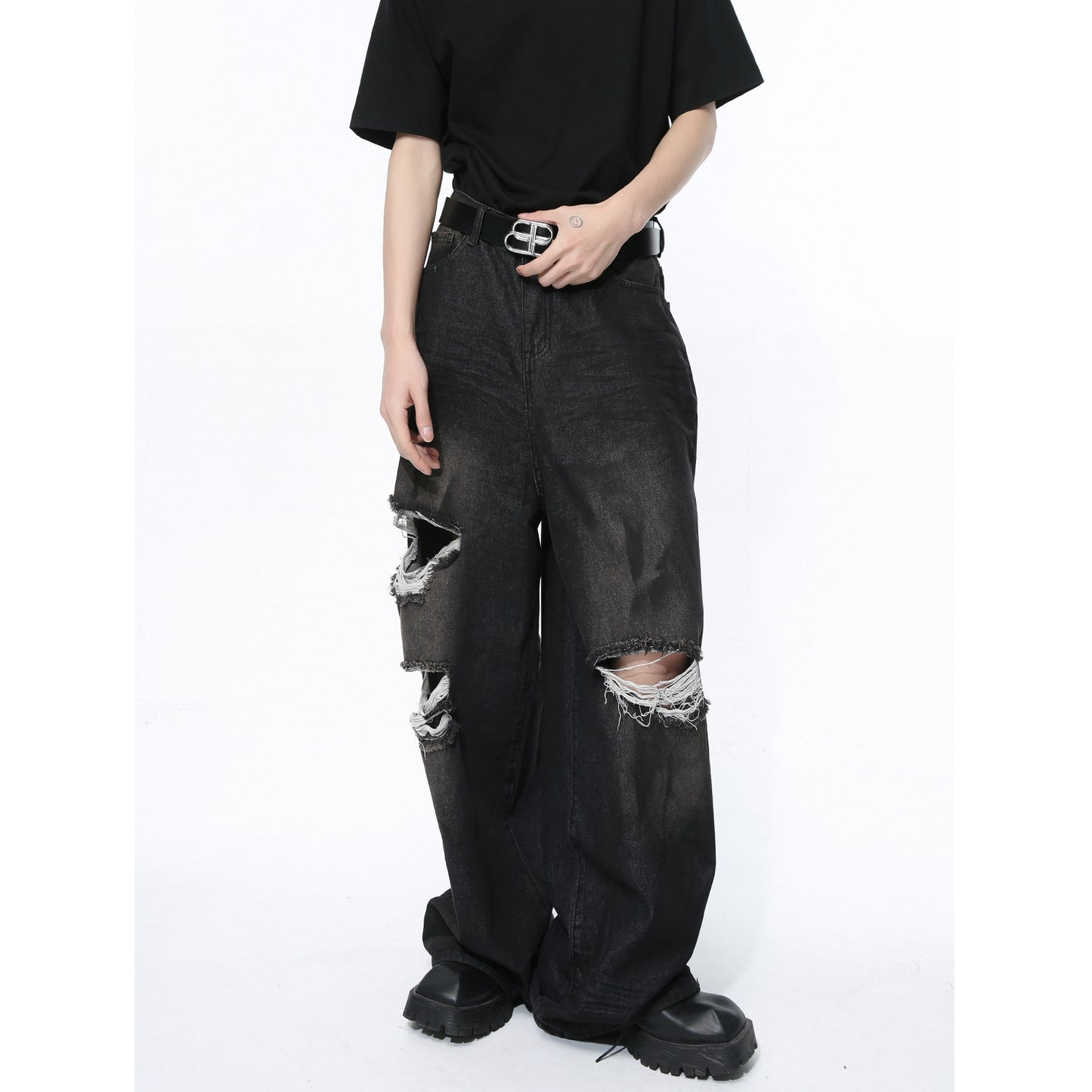Distressed Oversize Jeans